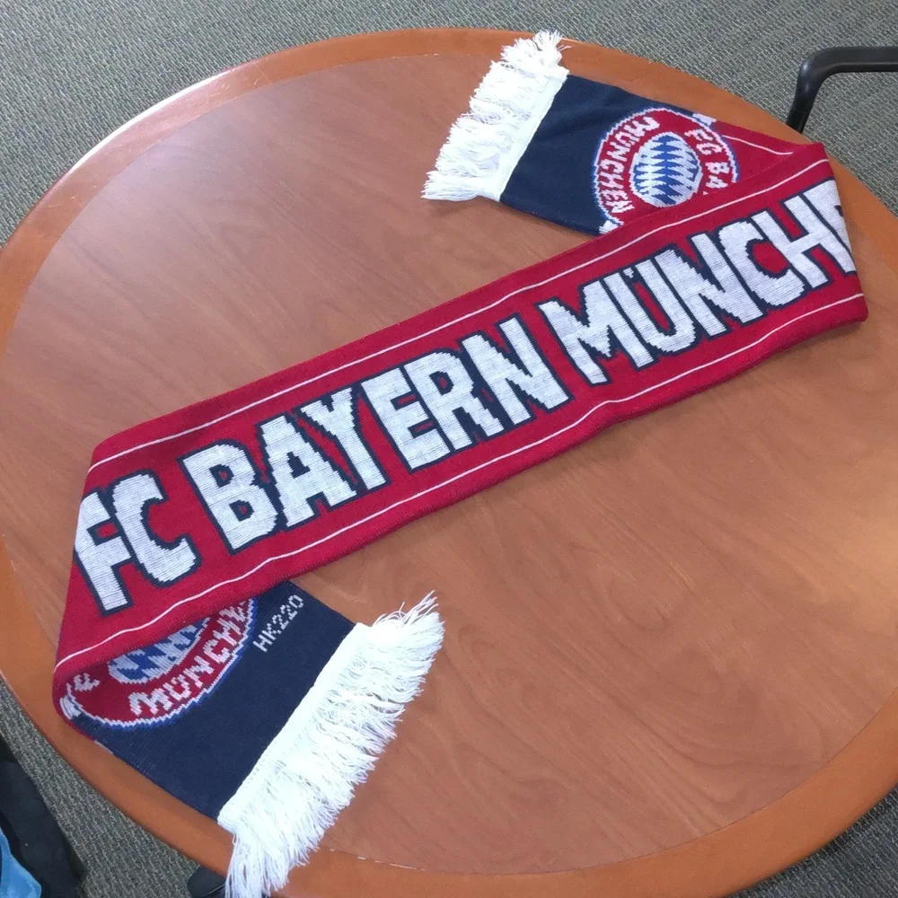 FC Bayern Munchen Official Red White Scarf w/ Fringes
